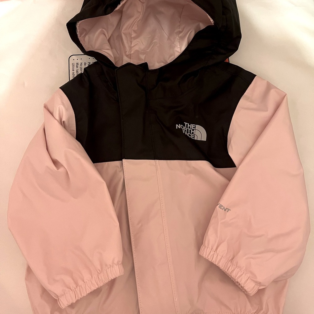 Baby girls 0 to 3 month Northface jacket with mesh inside.